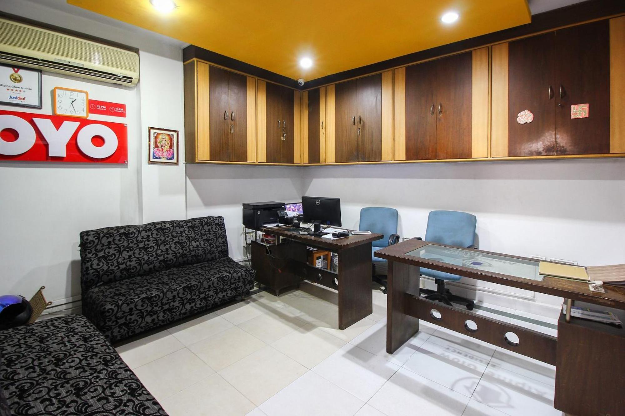 Super Collection O Begumpet Formerly Alpine Glow Sunrise Haïdarabad Extérieur photo